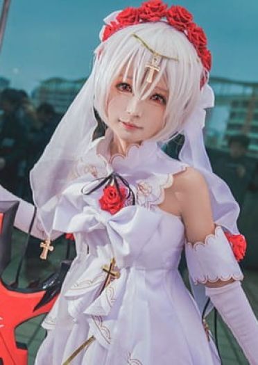 理想乡场照德莉莎月下初拥