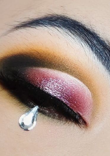 【化妆教程】CUT CREASE教程