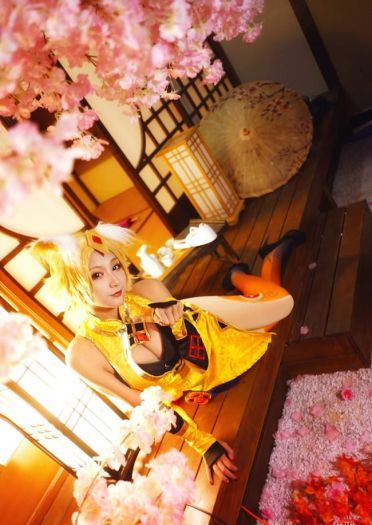 来陪妲己玩耍吧~ cosplay