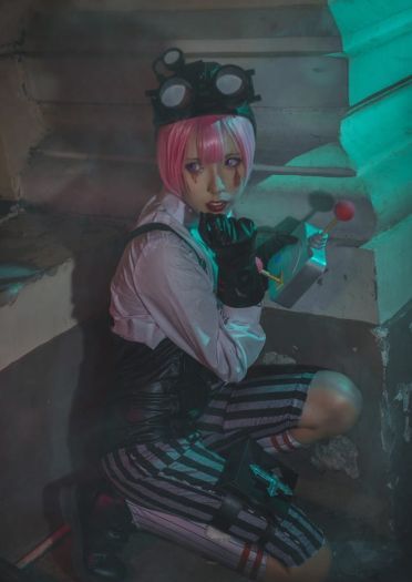 第五人格-哥特机械师特蕾西·列兹尼克cos正片