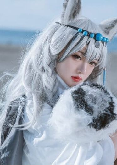 明日方舟初雪COS图