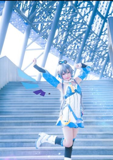 【COS】清凉一夏~蓝色的洛天依(?*?ω?)?