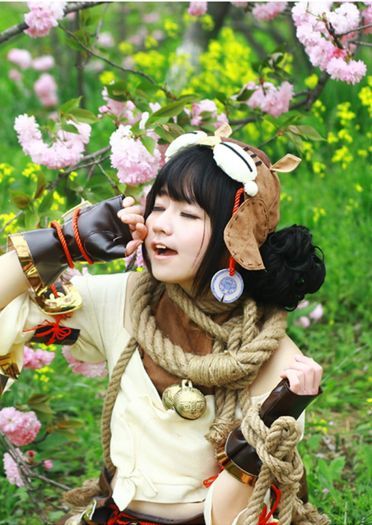 【授权cos】剑网情缘三--超可爱丐萝cos