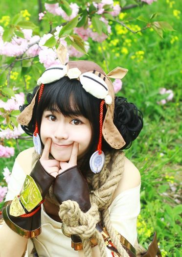 【授权cos】剑网情缘三--超可爱丐萝cos