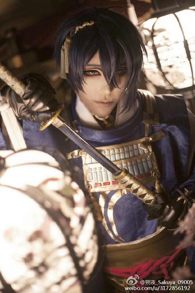 男神般的外表 来自日本的coser朔夜