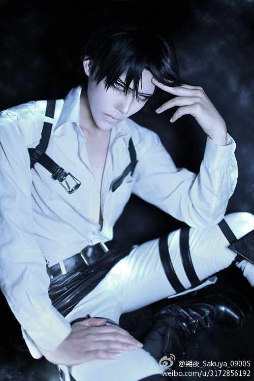 男神般的外表 来自日本的coser朔夜