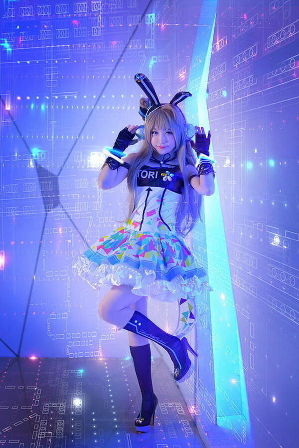 兔耳搭配蓬蓬裙 螺旋猫萌妹COS南小鸟