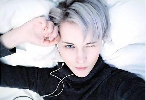 又是种族优势！冰上的尤里 维克托的COS