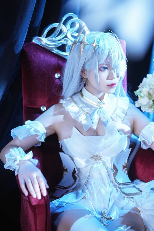 碧蓝航线埃姆登cosplay白丝正片