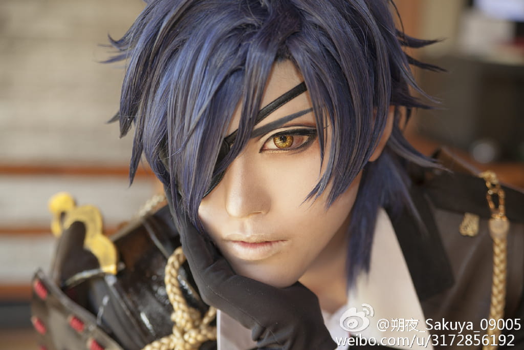 男神般的外表 来自日本的coser朔夜