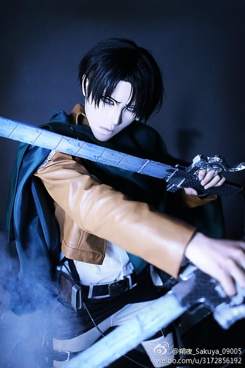 男神般的外表 来自日本的coser朔夜