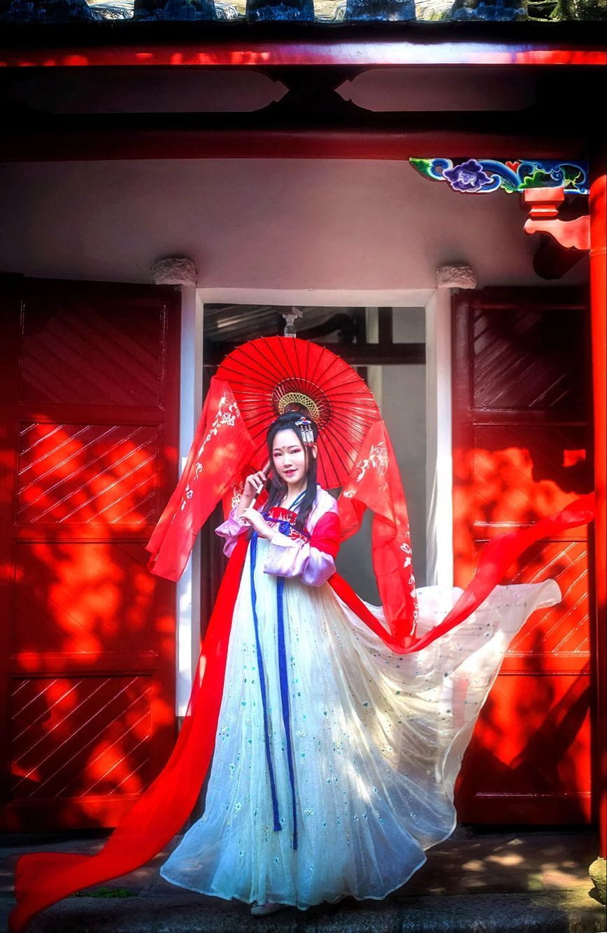 古装私影：水落红莲，唯闻玉磬，但此情依旧。