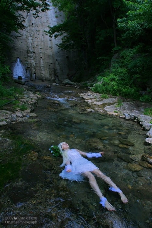 日本旅拍coser 在水中梦幻的深海少女