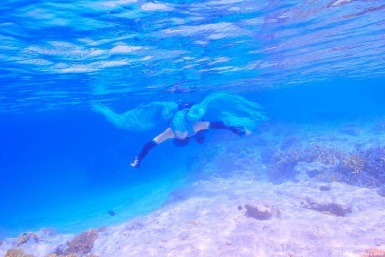 日本旅拍coser 在水中梦幻的深海少女