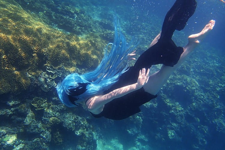 日本旅拍coser 在水中梦幻的深海少女
