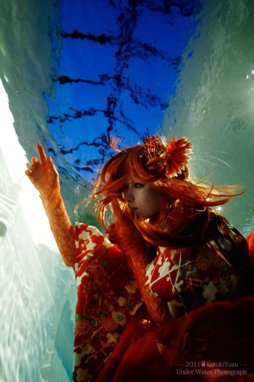 日本旅拍coser 在水中梦幻的深海少女