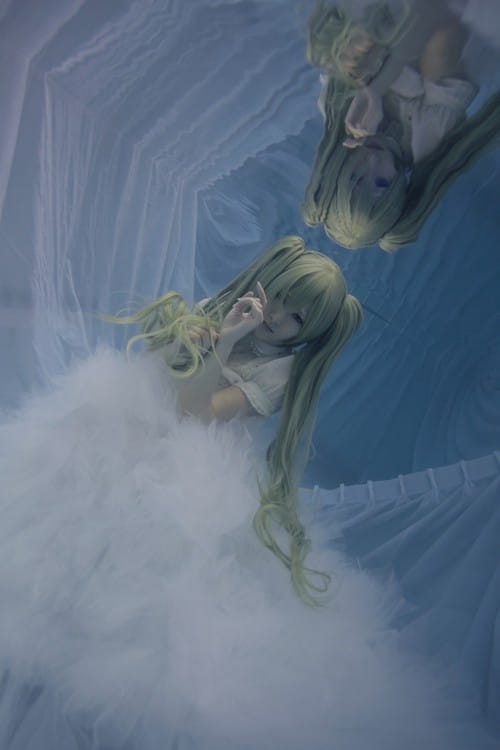日本旅拍coser 在水中梦幻的深海少女