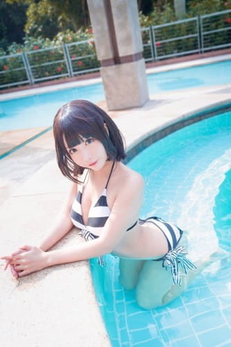 原来是深藏不露啊！ 软萌coser晒泳装写真