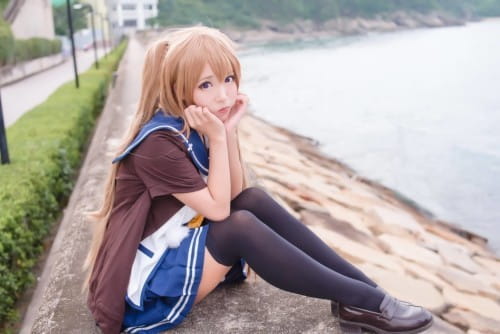 原来是深藏不露啊！ 软萌coser晒泳装写真