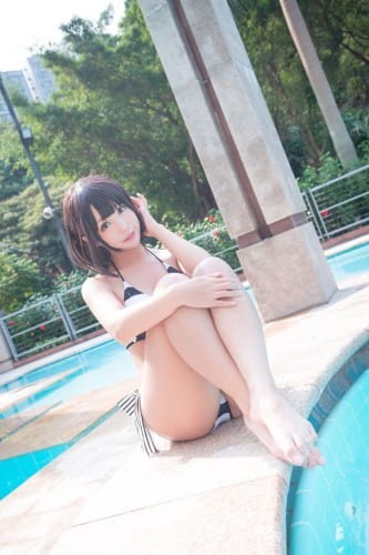 原来是深藏不露啊！ 软萌coser晒泳装写真