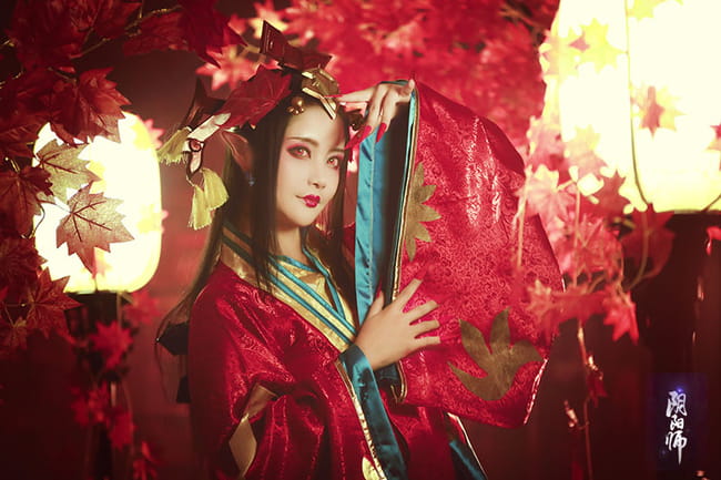 阴阳师染红了的枫叶林 鬼女红叶觉醒cos