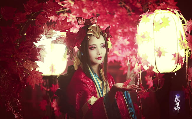 阴阳师染红了的枫叶林 鬼女红叶觉醒cos