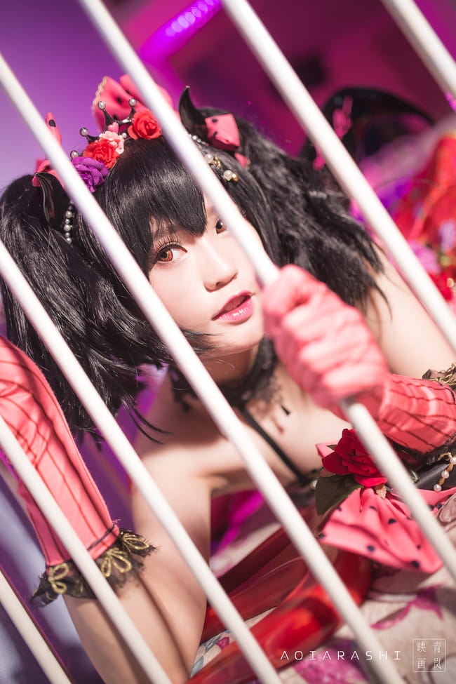 新人完美cos矢泽妮可 小恶魔觉醒