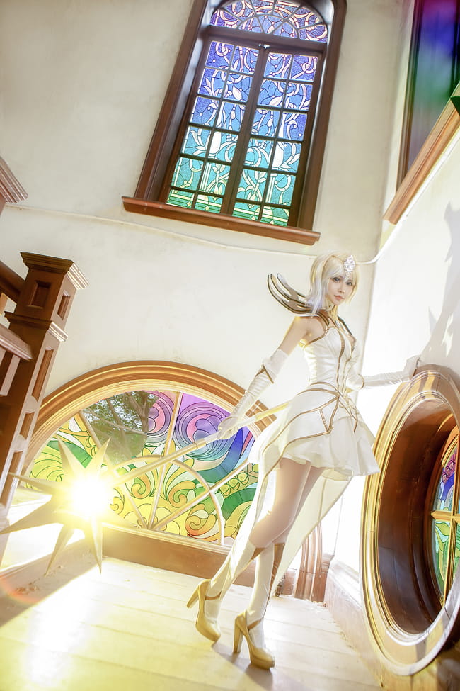 英雄联盟 大元素使拉克丝 cosplay(1)