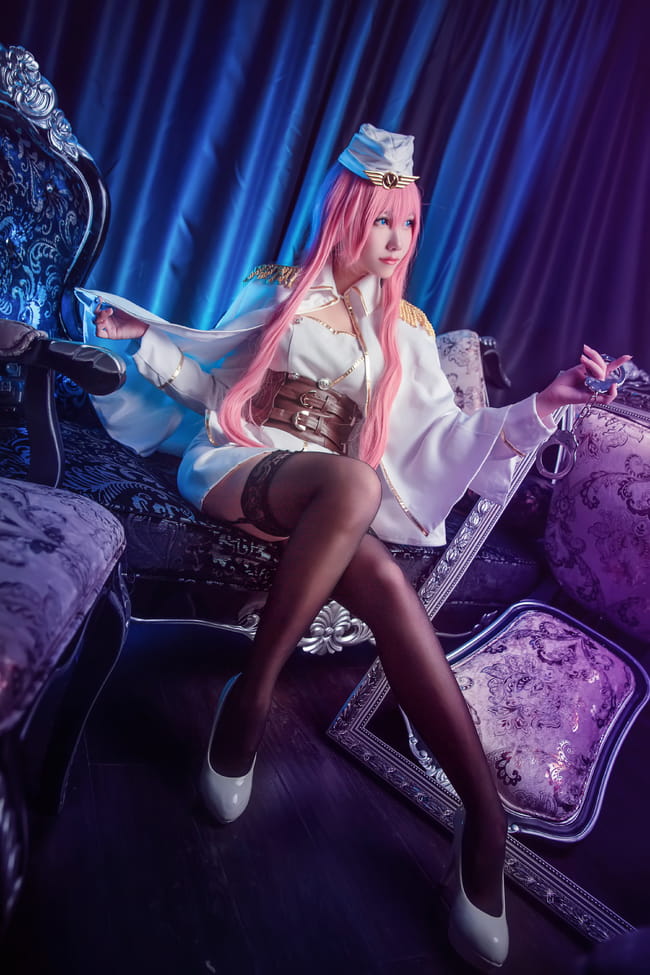 VOCALOID 巡音流歌白军服 黑丝诱惑cosplay
