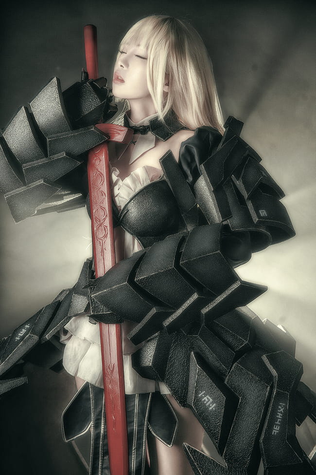 超帅黑saber Saber alterCOSPLAY