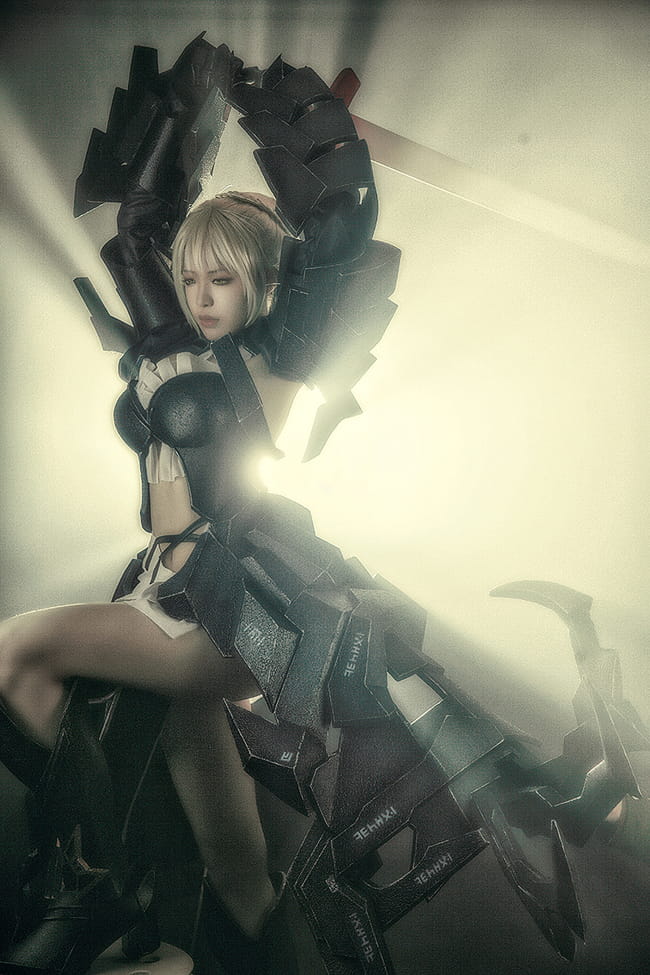 超帅黑saber Saber alterCOSPLAY