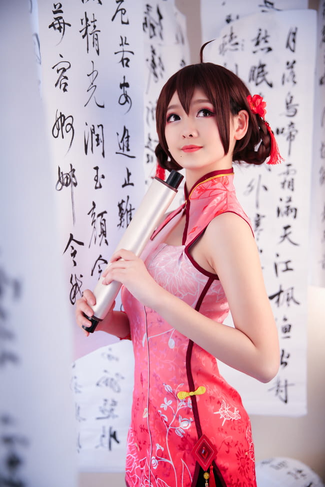 乐正绫石榴花旗袍