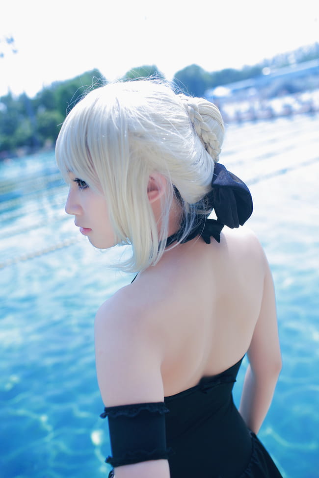Fate/HF线 Saber·Alter 露背水着COS