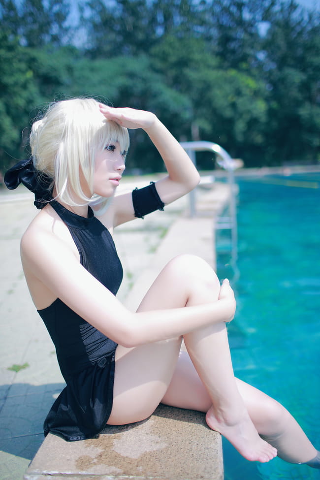 Fate/HF线 Saber·Alter 露背水着COS