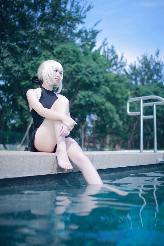 Fate/HF线 Saber·Alter 露背水着COS