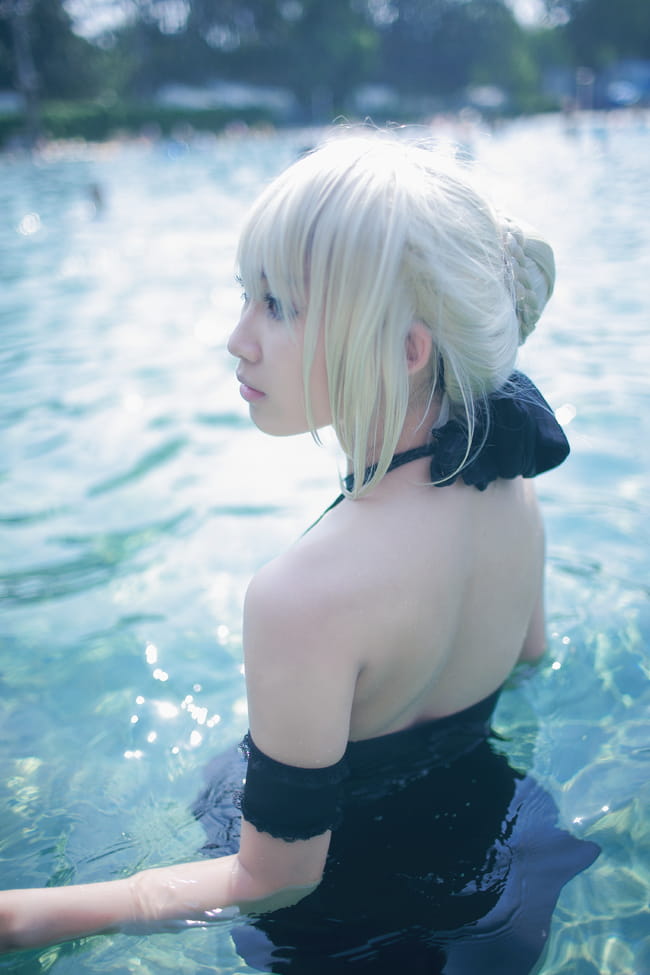 Fate/HF线 Saber·Alter 露背水着COS