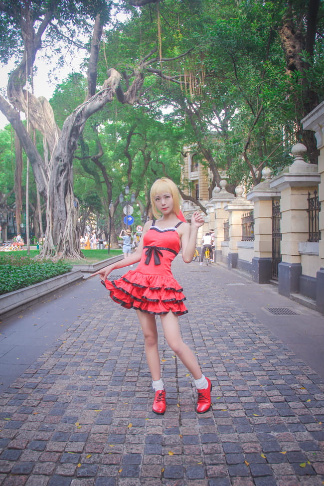 尼禄深红洋裙ver.