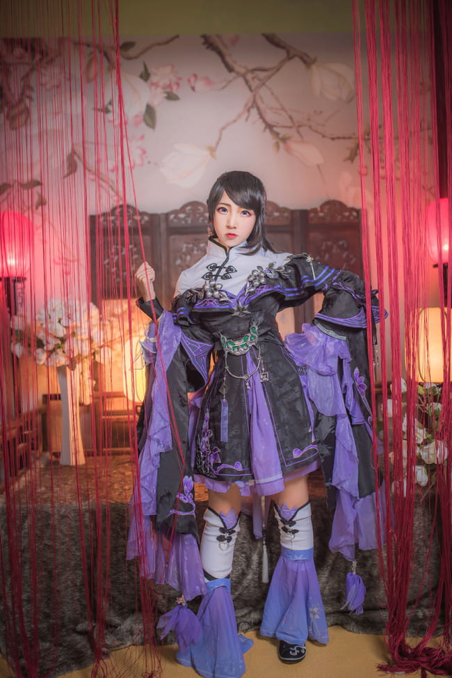 庭前万花忘枯荣，缱绻仙谷不知年