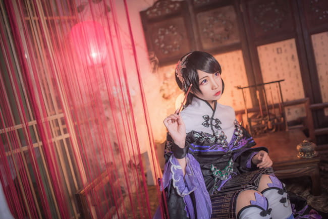 庭前万花忘枯荣，缱绻仙谷不知年