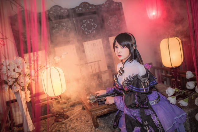 庭前万花忘枯荣，缱绻仙谷不知年