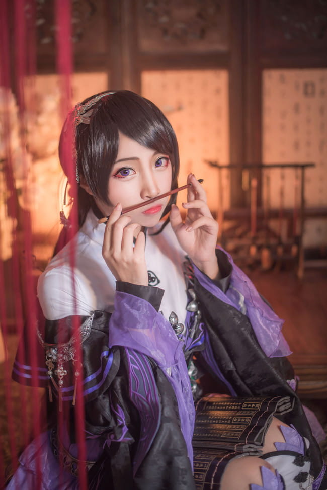 庭前万花忘枯荣，缱绻仙谷不知年