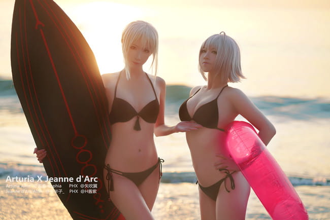 Fate/Grand Order 泳装黑贞德&黑saber cosplay图片