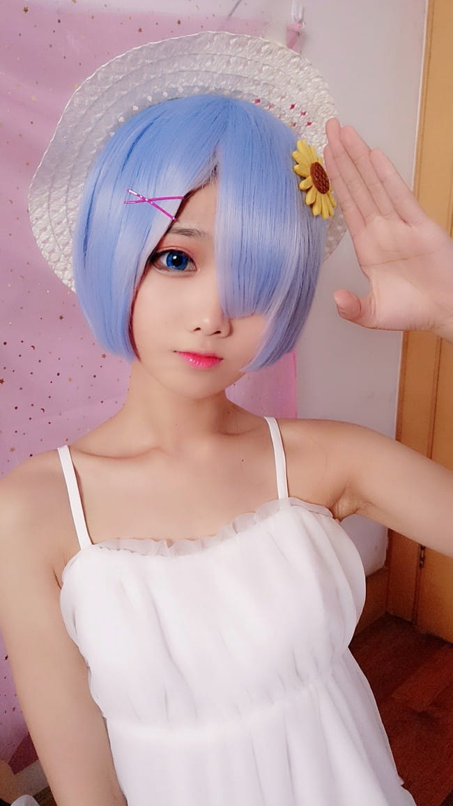蕾姆插画白裙 有没感觉到寒冷 cosplay