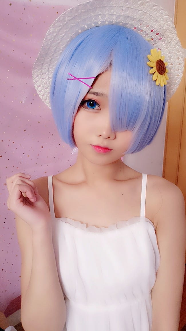蕾姆插画白裙 有没感觉到寒冷 cosplay