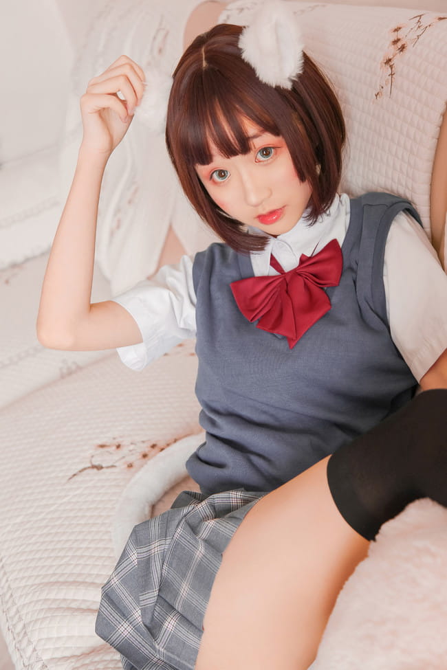 一只野生的未来猫突然出现~A捡起 B丢弃