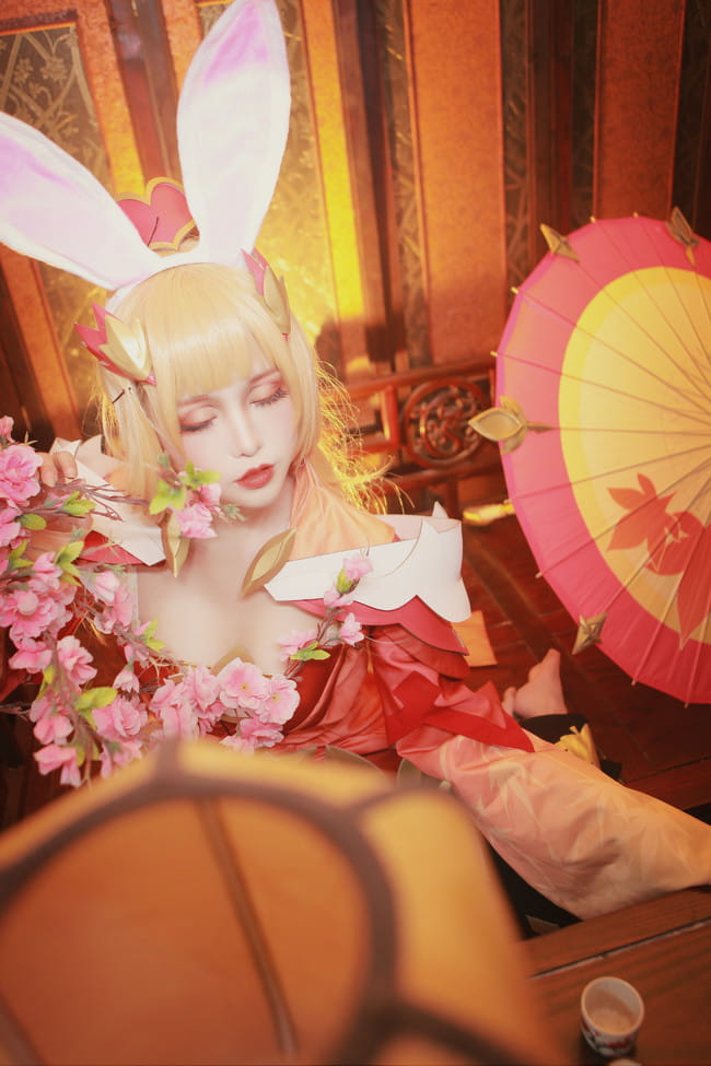 我是公孙离 才不是腿长1米8的兔子呢 哼哼