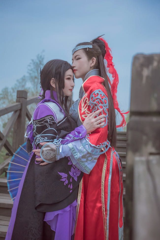 【策花】日日思君不见君，共饮长江水