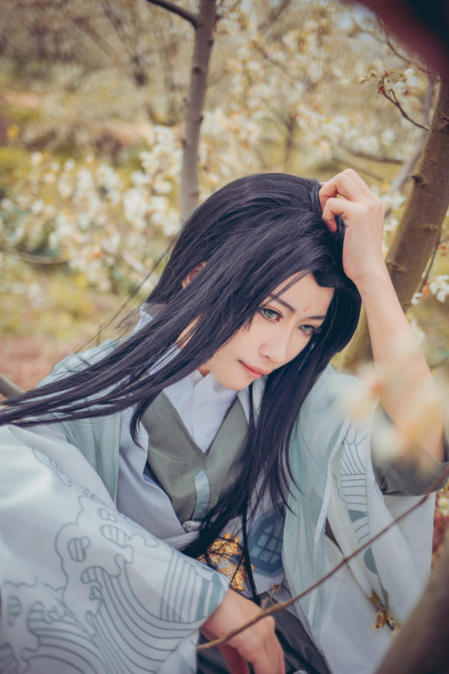 道由白云尽，春与青溪长