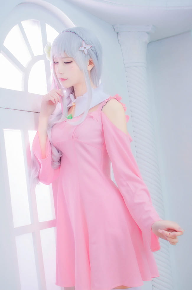 艾米莉娅粉色常服