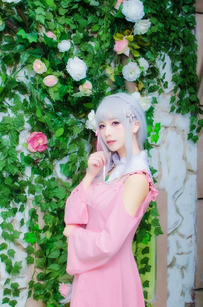 艾米莉娅粉色常服